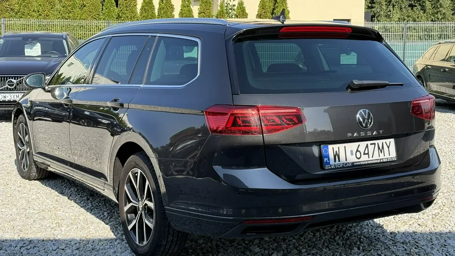 VOLKSWAGEN Passat -