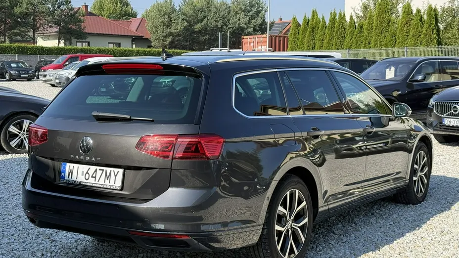 VOLKSWAGEN Passat -