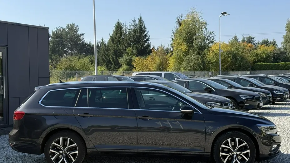 VOLKSWAGEN Passat -