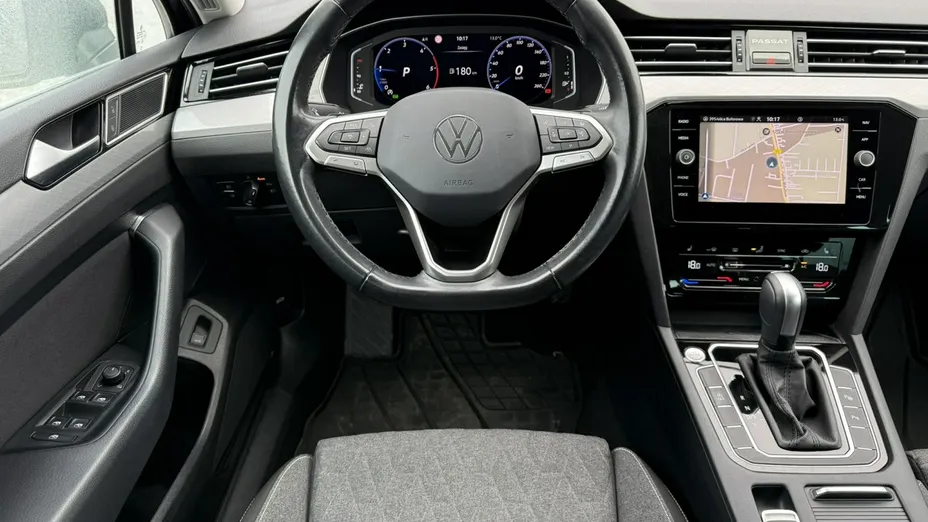 VOLKSWAGEN Passat -