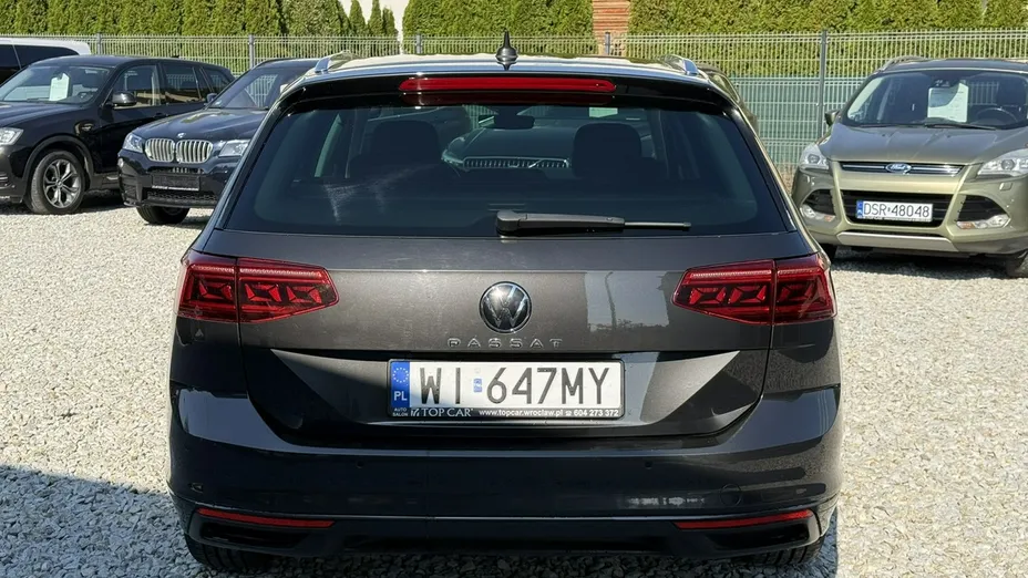 VOLKSWAGEN Passat -