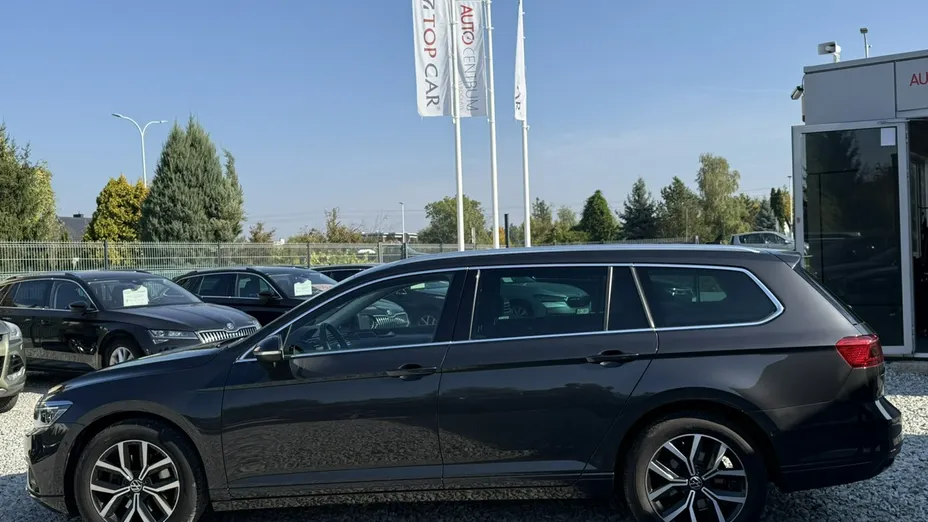 VOLKSWAGEN Passat -