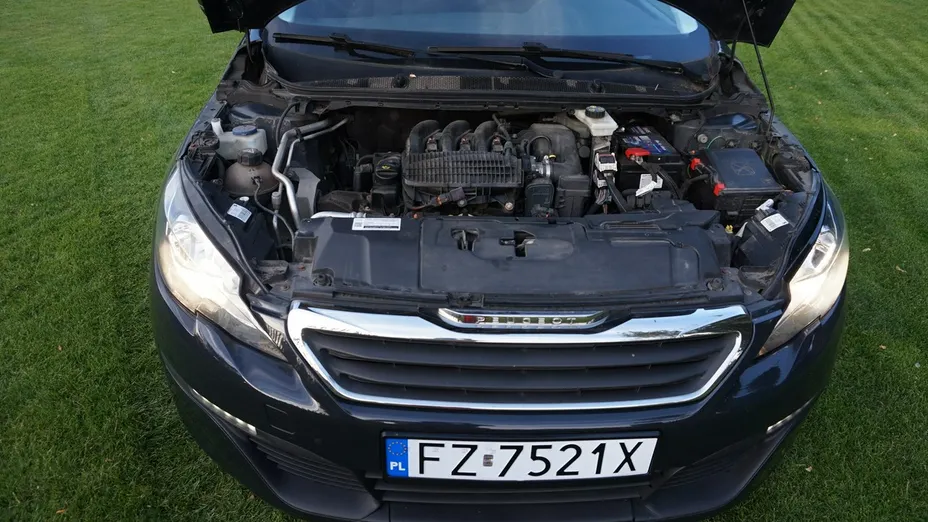 PEUGEOT 308 -