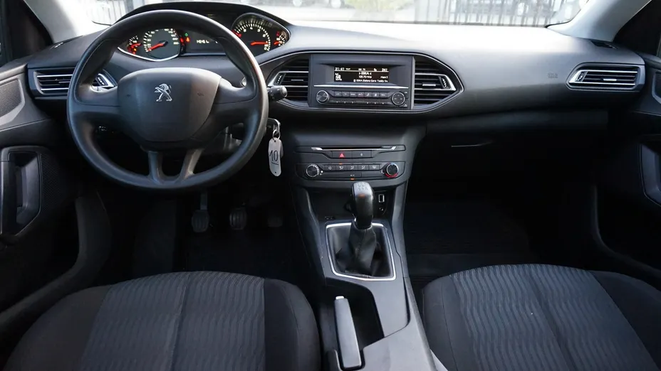 PEUGEOT 308 -