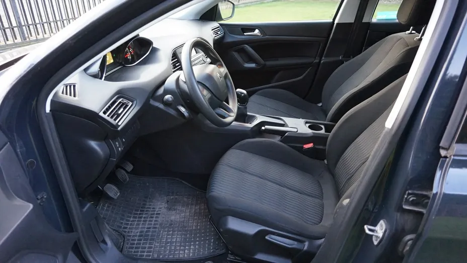 PEUGEOT 308 -
