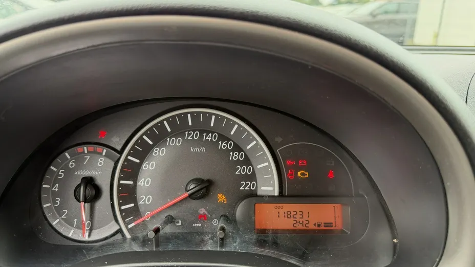 NISSAN Micra -