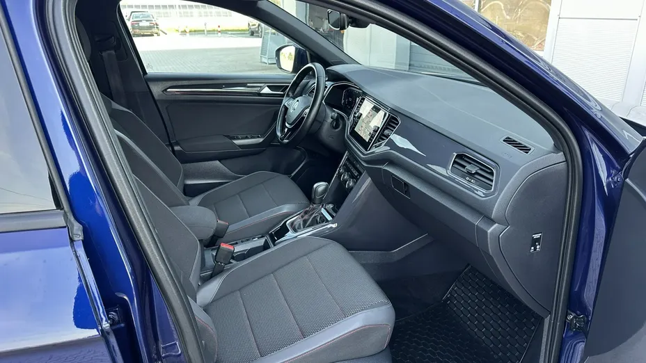 VOLKSWAGEN T-ROC -