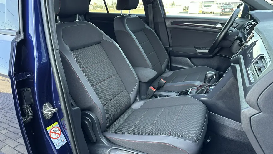 VOLKSWAGEN T-ROC -