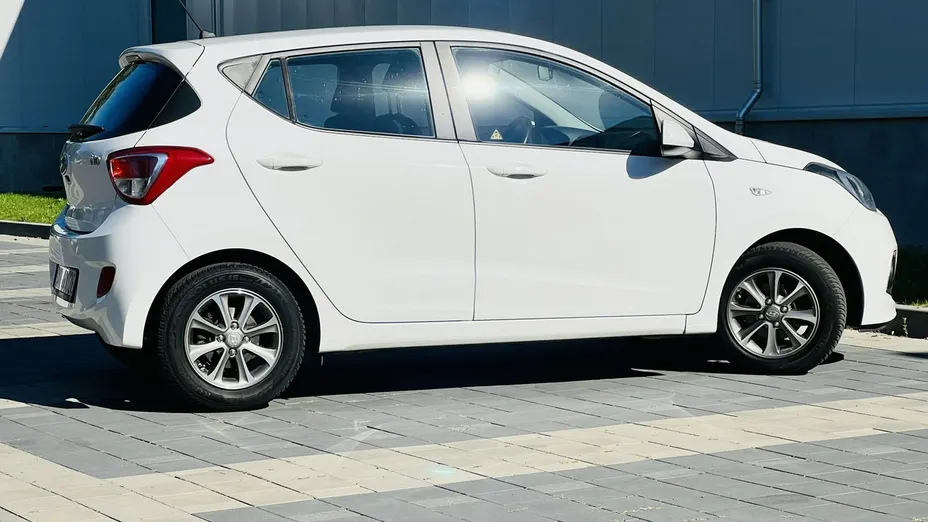 HYUNDAI i10 -