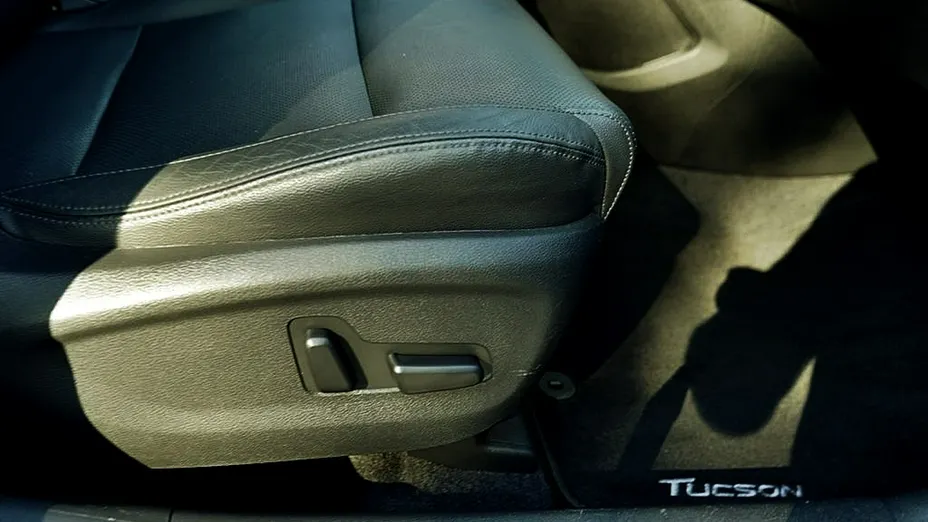 HYUNDAI Tucson -
