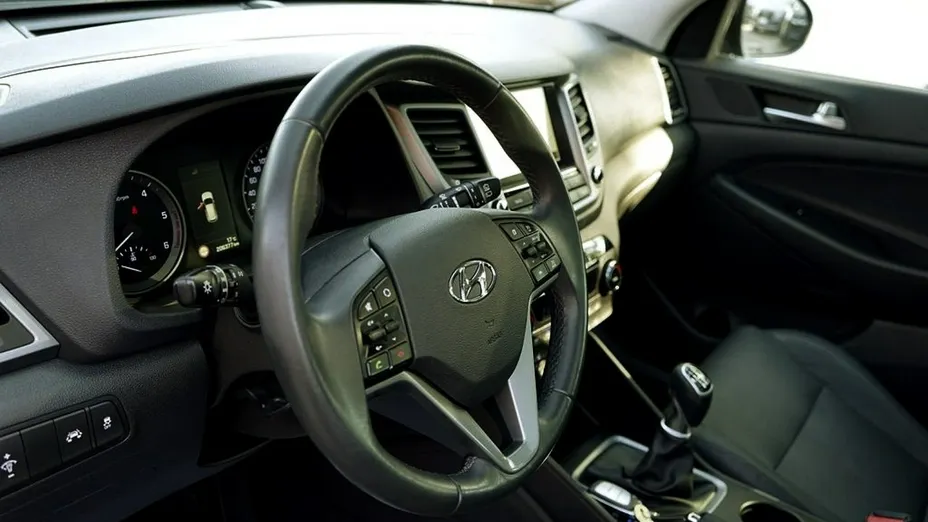 HYUNDAI Tucson -