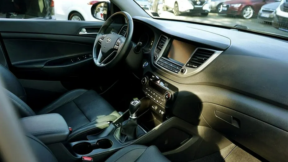 HYUNDAI Tucson -