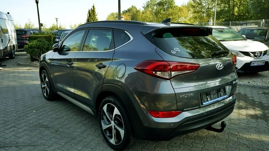 HYUNDAI Tucson -