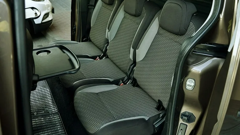 PEUGEOT Partner -