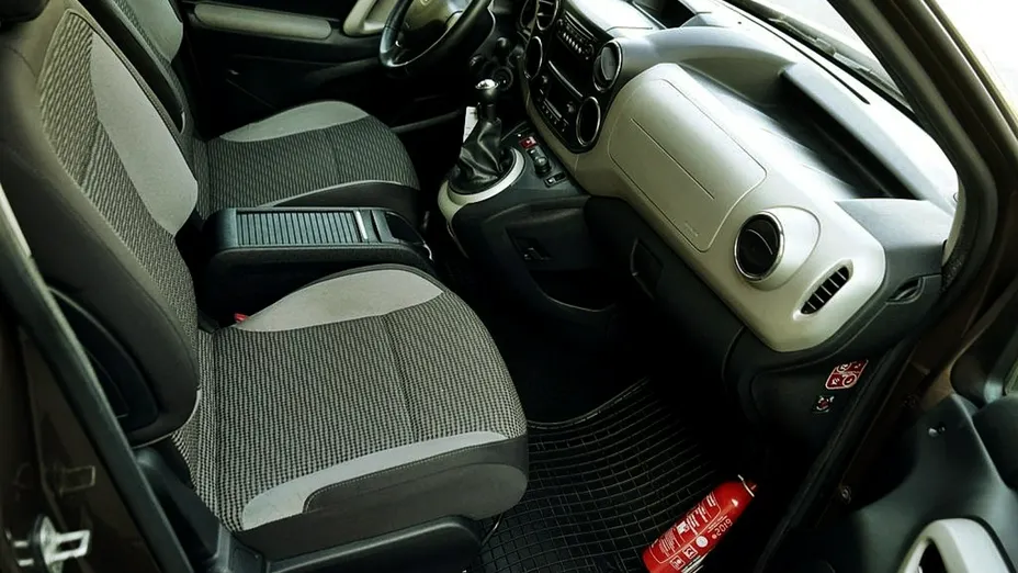 PEUGEOT Partner -