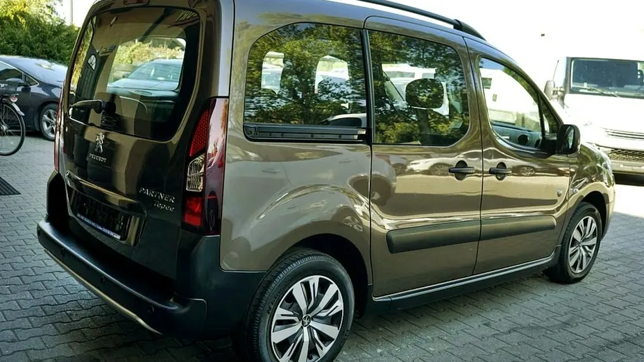 PEUGEOT Partner -
