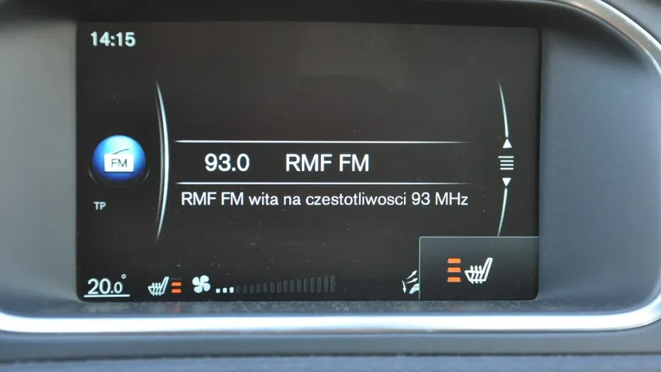 VOLVO V40 -