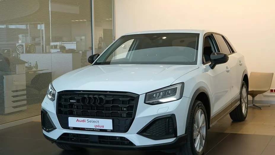 AUDI Q2 -