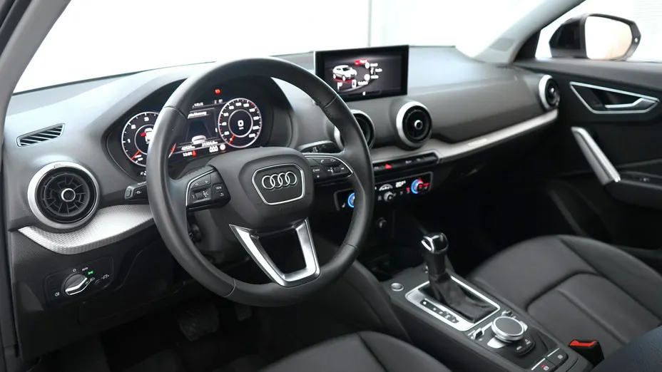 AUDI Q2 -