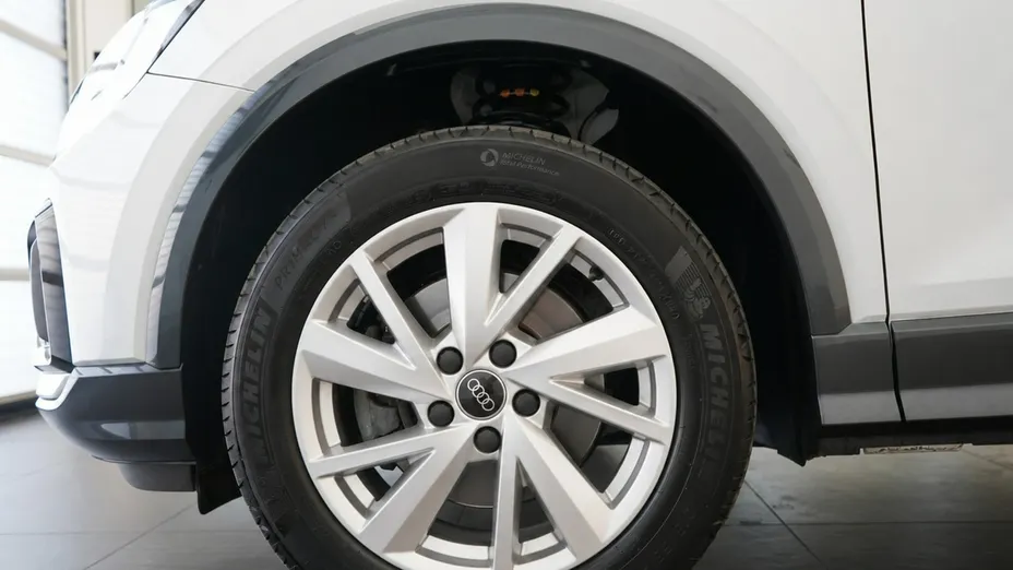 AUDI Q2 -
