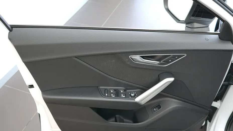 AUDI Q2 -