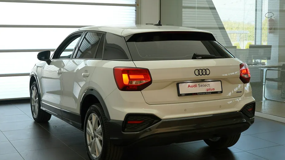 AUDI Q2 -