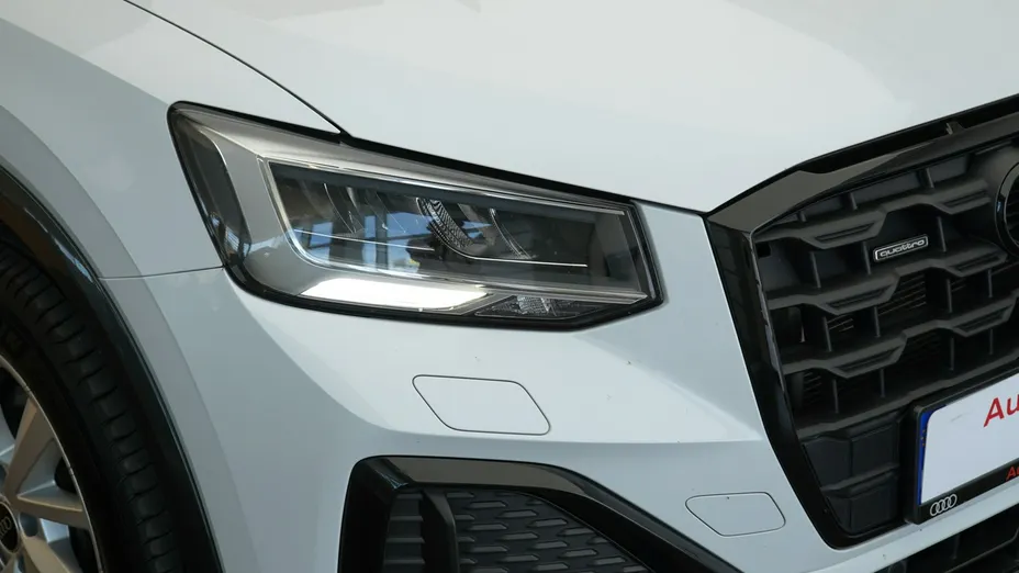 AUDI Q2 -