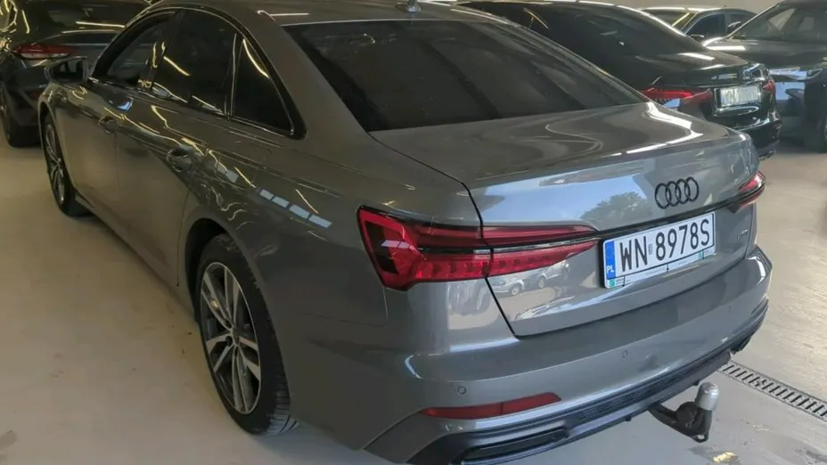 AUDI A6 -