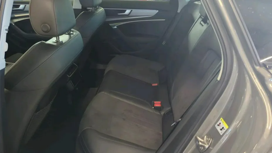 AUDI A6 -