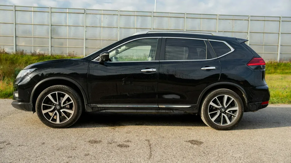NISSAN X-Trail -