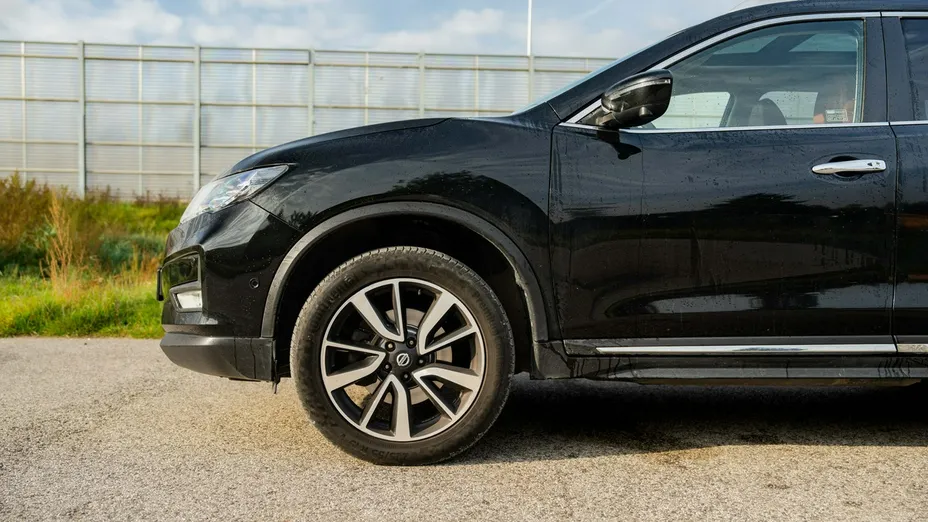 NISSAN X-Trail -