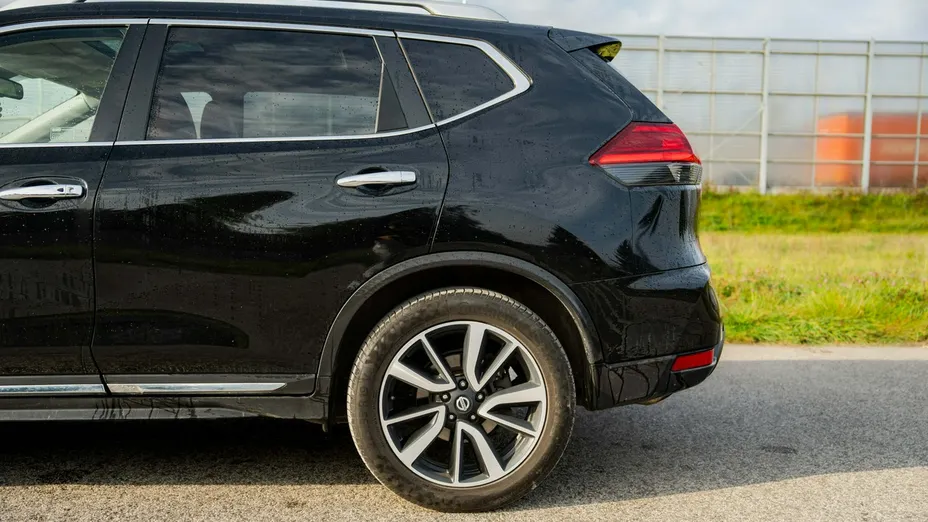 NISSAN X-Trail -
