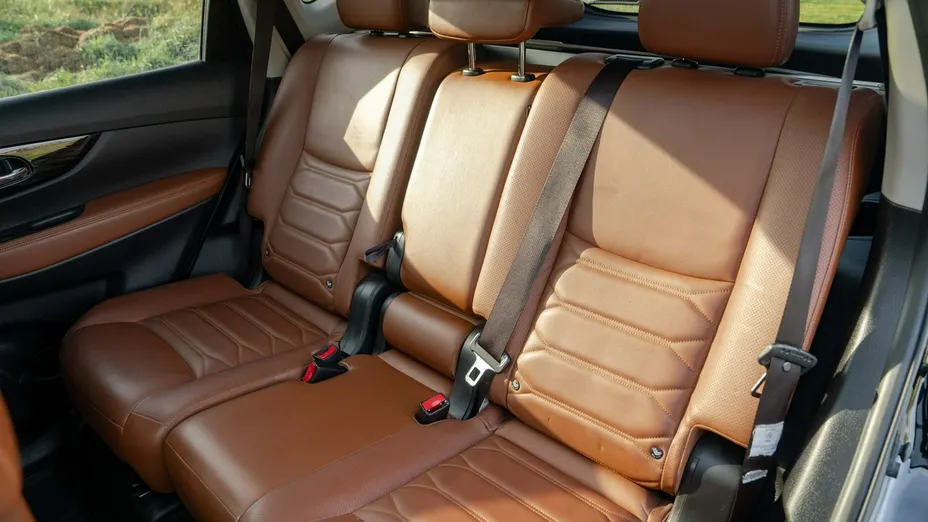 NISSAN X-Trail -