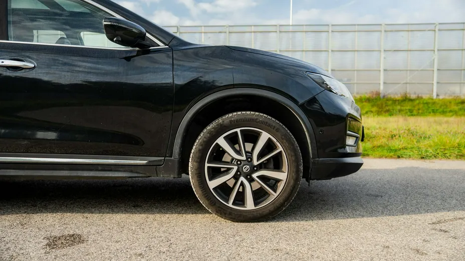 NISSAN X-Trail -