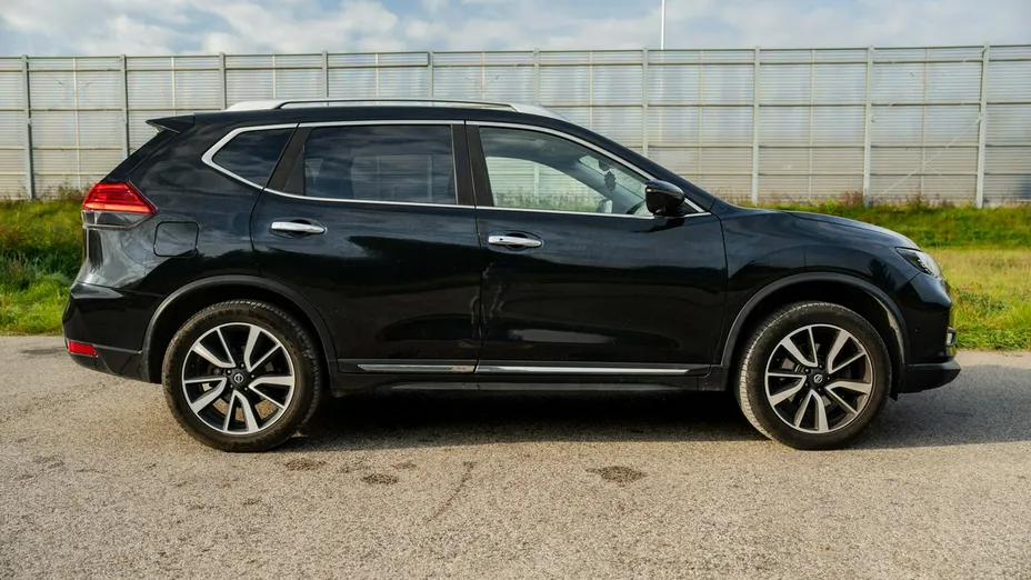 NISSAN X-Trail -