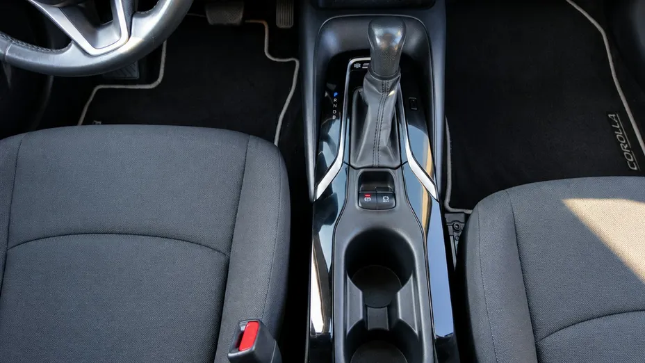 TOYOTA Corolla -