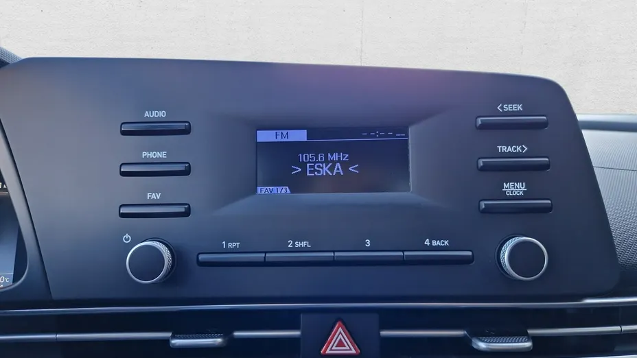 HYUNDAI Elantra -