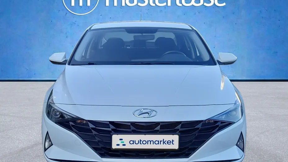 HYUNDAI Elantra -