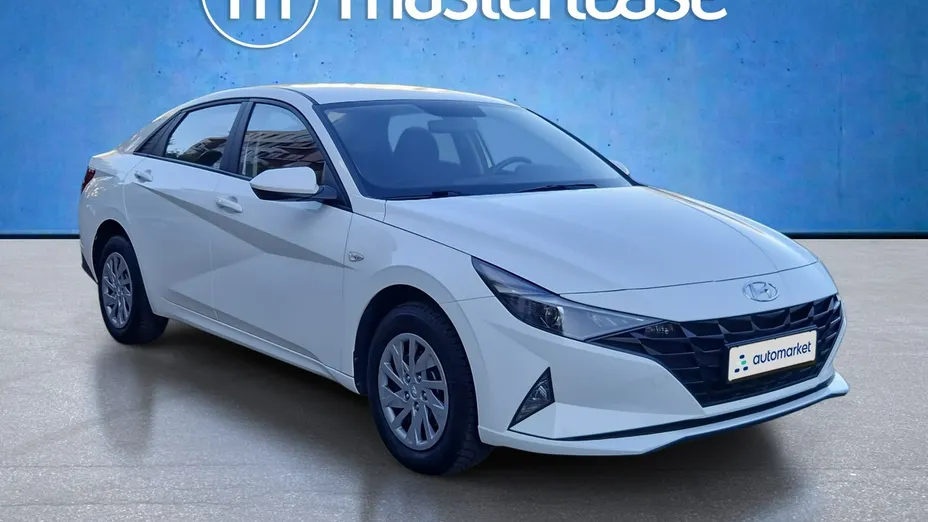 HYUNDAI Elantra -