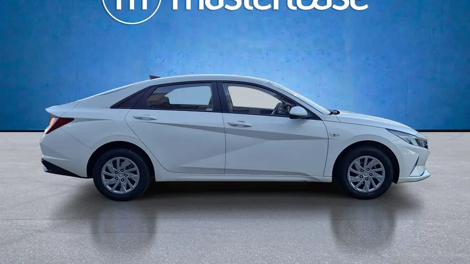 HYUNDAI Elantra -