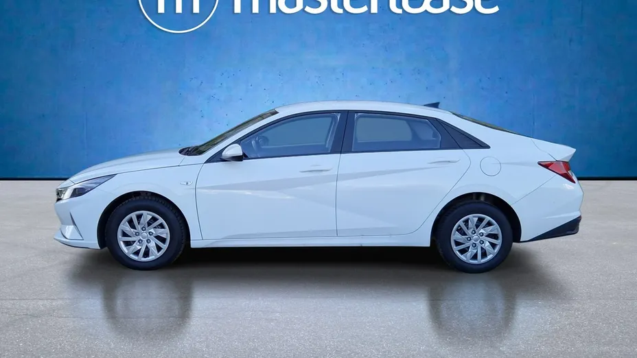 HYUNDAI Elantra -