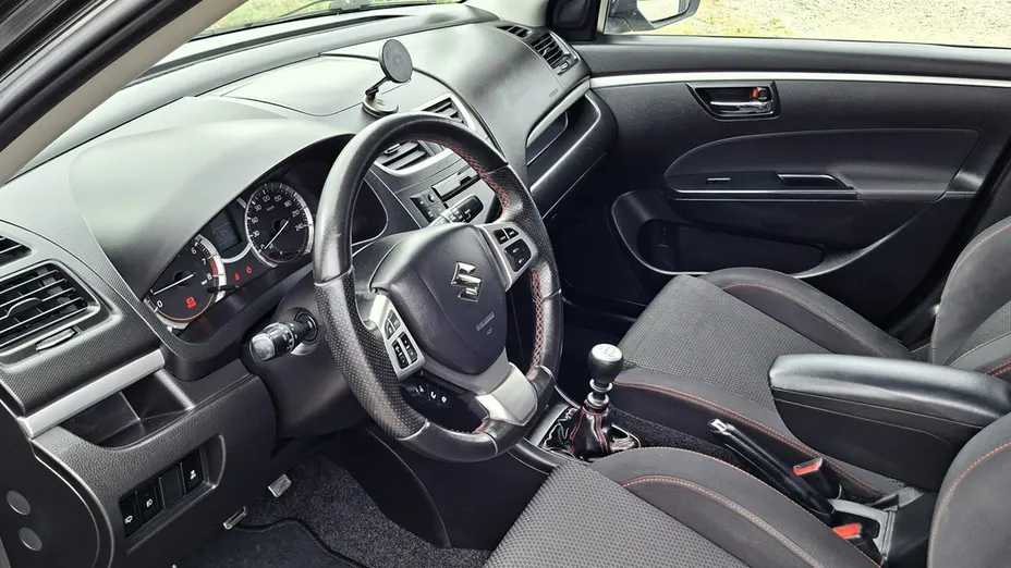 SUZUKI Swift -