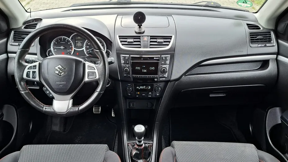SUZUKI Swift -
