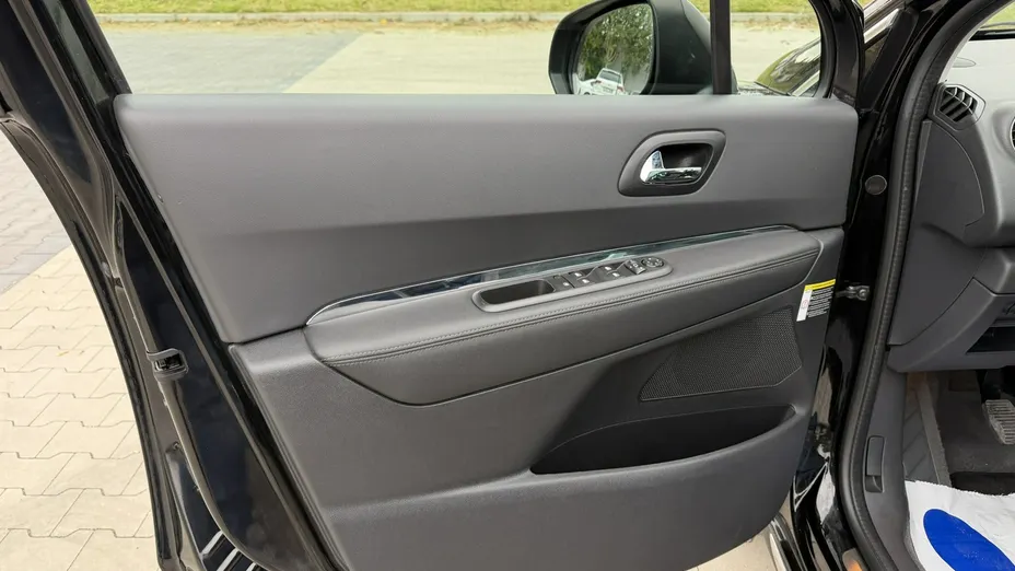 PEUGEOT 3008 -