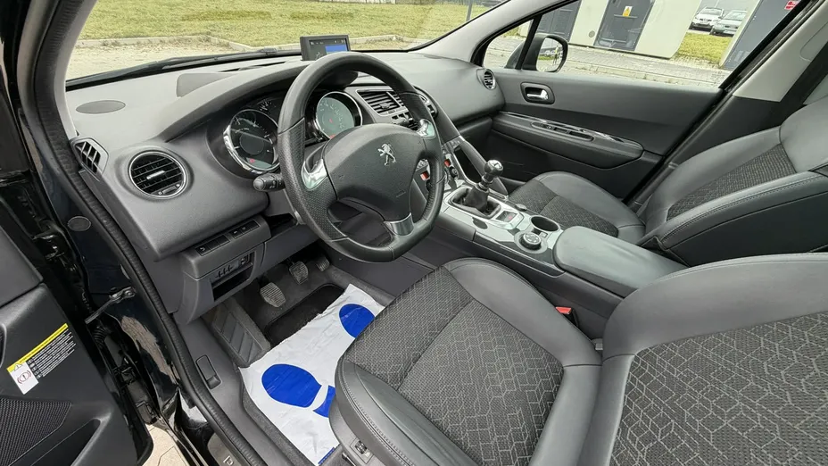PEUGEOT 3008 -