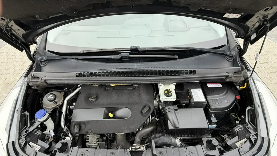 PEUGEOT 3008 -