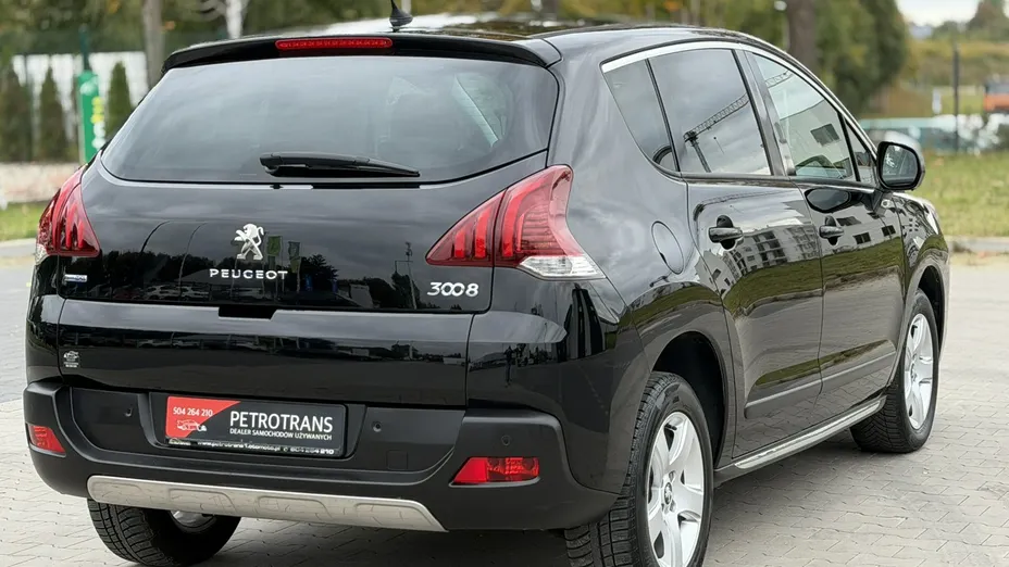 PEUGEOT 3008 -