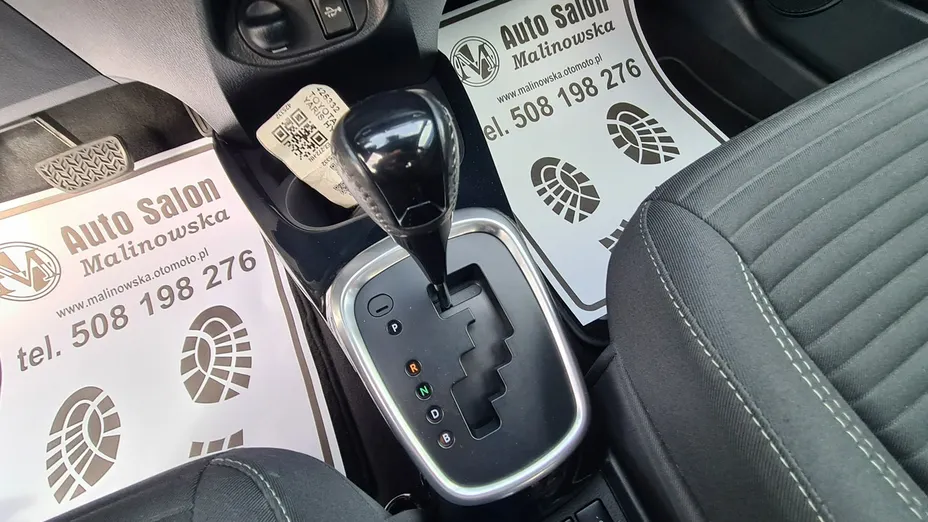 TOYOTA Yaris -