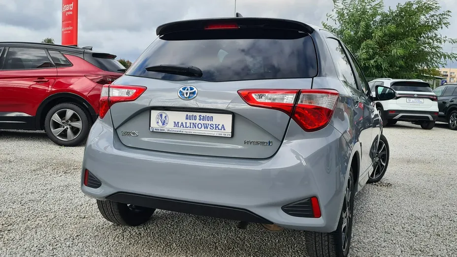 TOYOTA Yaris -