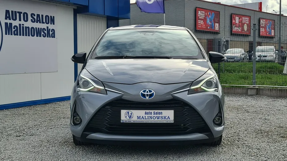 TOYOTA Yaris -